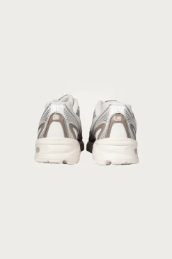 Footwear<New Balance 740 - Sea Salt/Mushroom