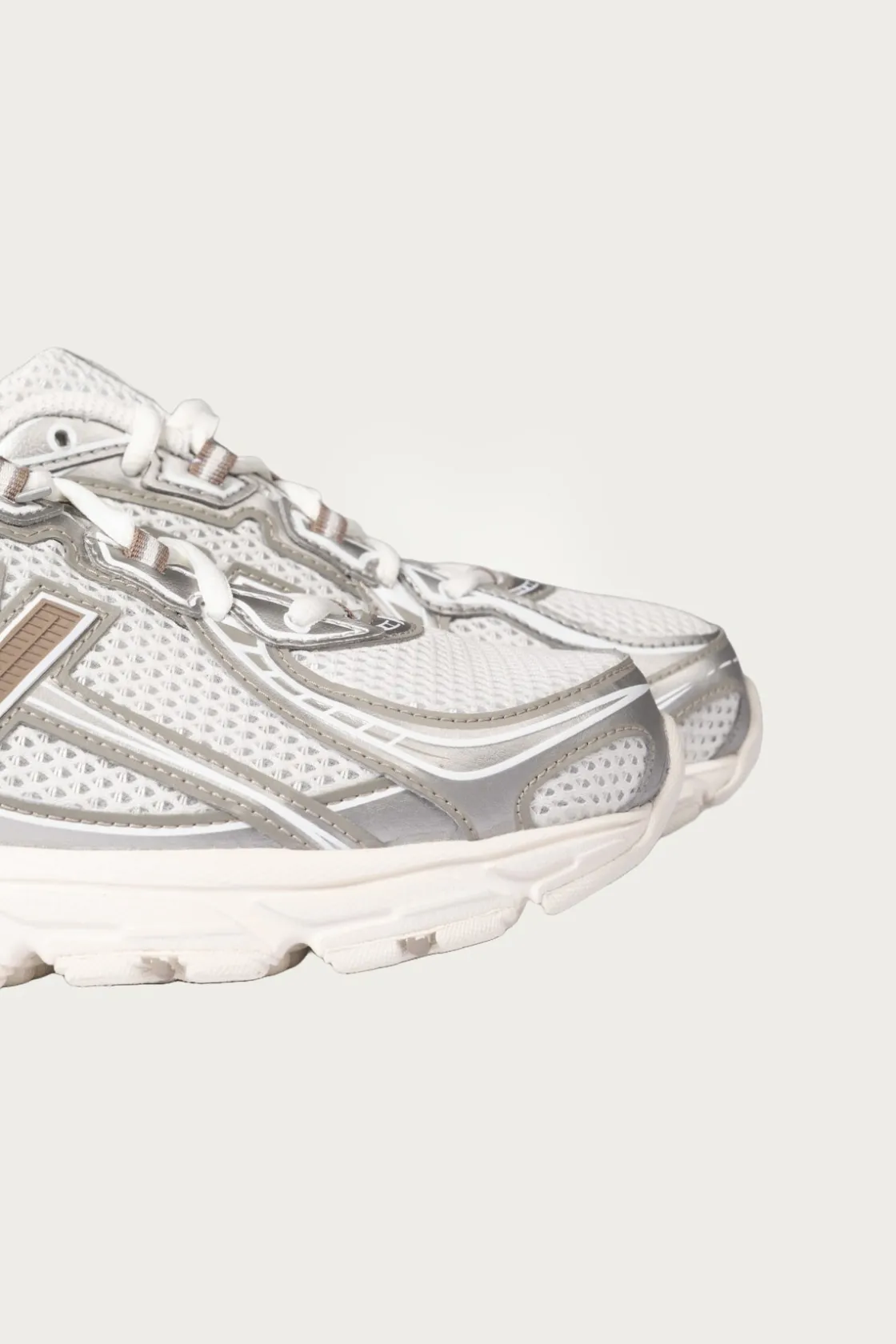 Footwear<New Balance 740 - Sea Salt/Mushroom