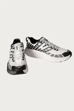 Footwear<HOKA U Speedgoat 2 - Black/Frost