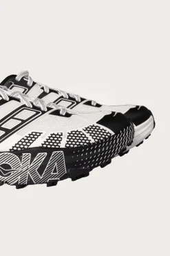 Footwear<HOKA U Speedgoat 2 - Black/Frost